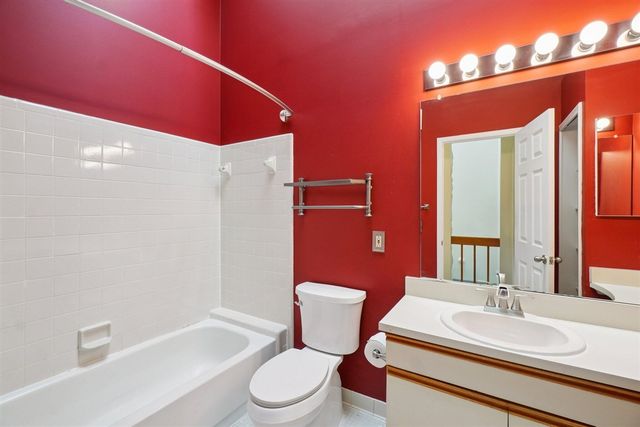 22173 Pondview, Novi, MI 48375