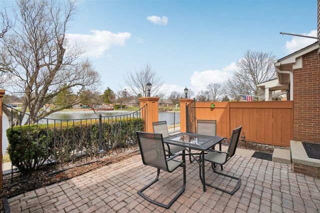 22173 Pondview, Novi, MI 48375