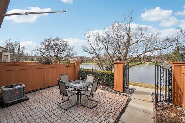 22173 Pondview, Novi, MI 48375