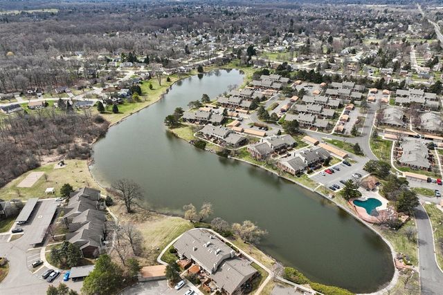 22173 Pondview, Novi, MI 48375