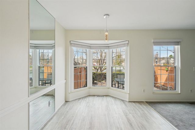 22173 Pondview, Novi, MI 48375