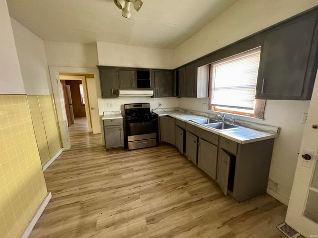 721 Bayard Park Drive, Evansville, IN 47713