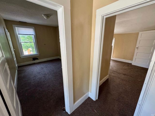 721 Bayard Park Drive, Evansville, IN 47713