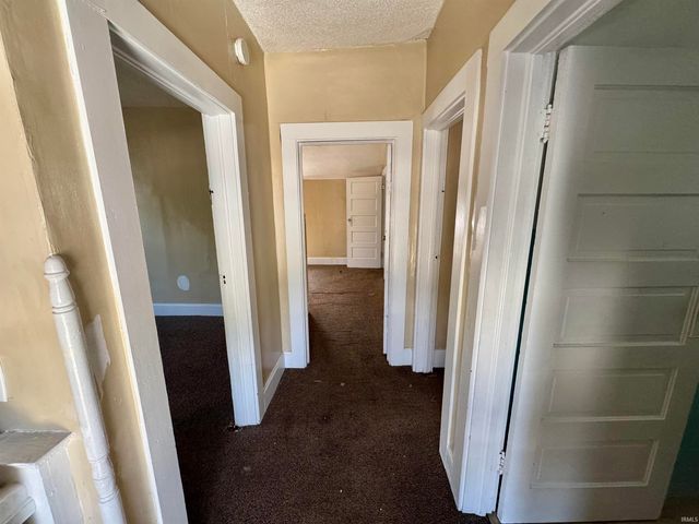 721 Bayard Park Drive, Evansville, IN 47713