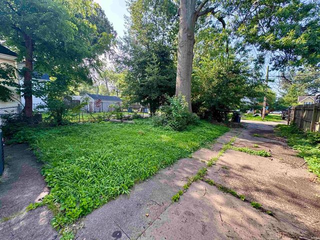 721 Bayard Park Drive, Evansville, IN 47713