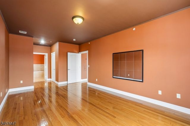 411 Chestnut St 3B, Newark City, NJ 07105