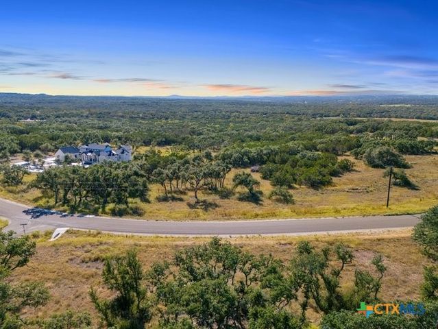 618 Windmill Ridge Drive, Blanco, TX 78606