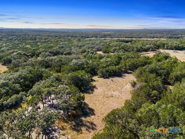 618 Windmill Ridge Drive, Blanco, TX 78606