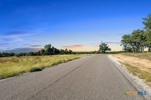 618 Windmill Ridge Drive, Blanco, TX 78606