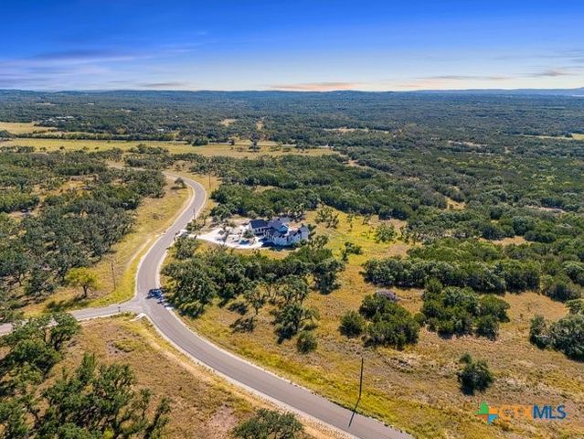 618 Windmill Ridge Drive, Blanco, TX 78606