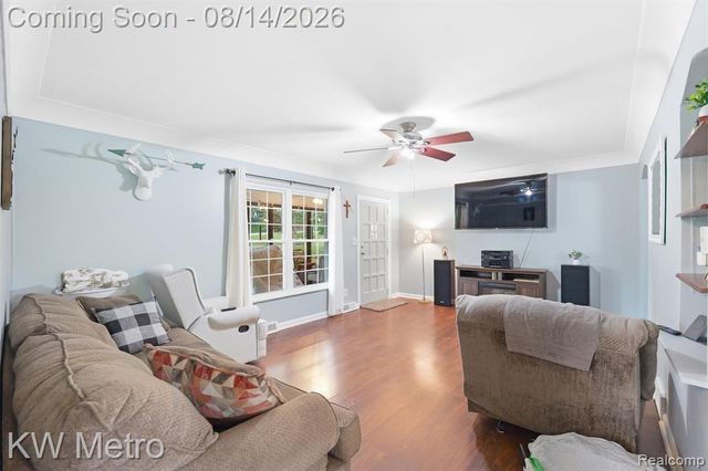 201 S Mapleleaf Road, Lapeer, MI 48446
