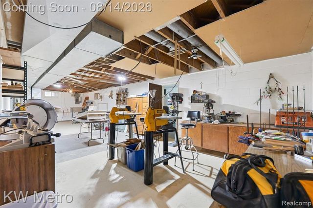 201 S Mapleleaf Road, Lapeer, MI 48446
