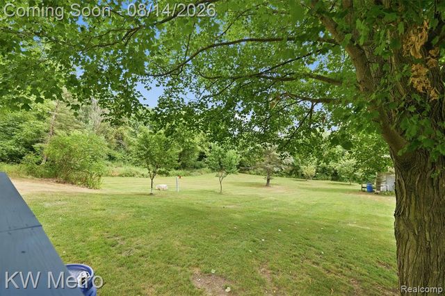 201 S Mapleleaf Road, Lapeer, MI 48446