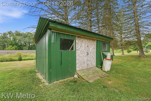 201 S Mapleleaf Road, Lapeer, MI 48446