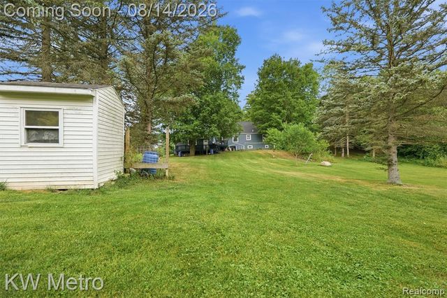 201 S Mapleleaf Road, Lapeer, MI 48446