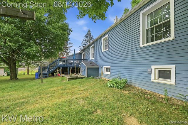 201 S Mapleleaf Road, Lapeer, MI 48446