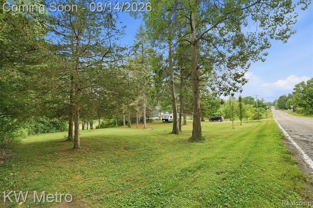 201 S Mapleleaf Road, Lapeer, MI 48446