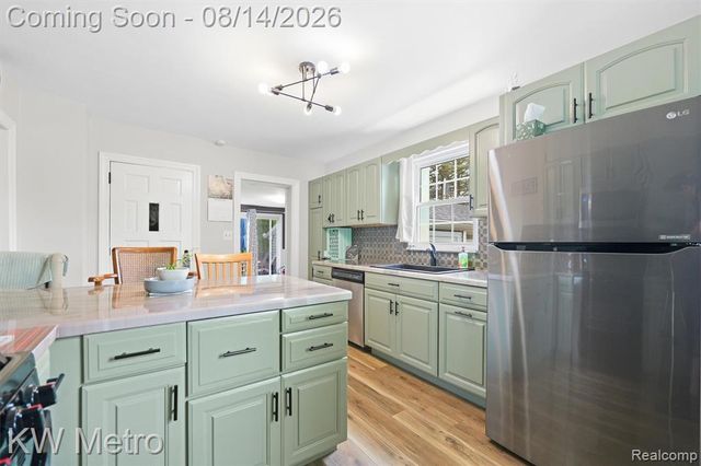 201 S Mapleleaf Road, Lapeer, MI 48446