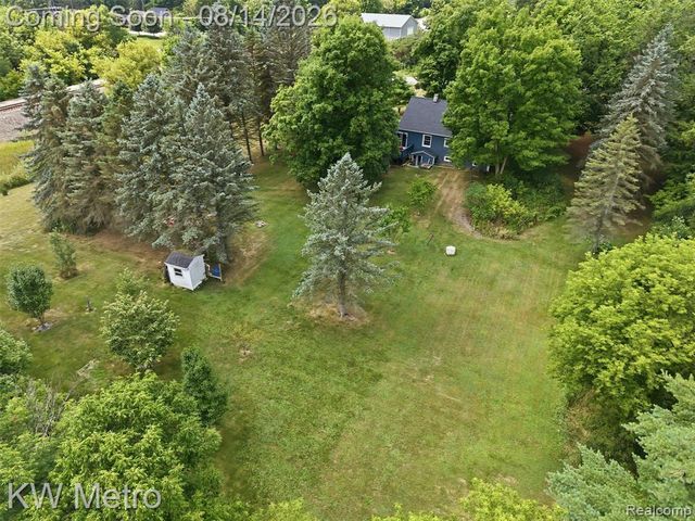201 S Mapleleaf Road, Lapeer, MI 48446