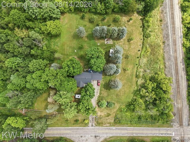 201 S Mapleleaf Road, Lapeer, MI 48446