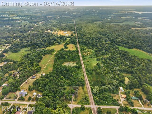 201 S Mapleleaf Road, Lapeer, MI 48446