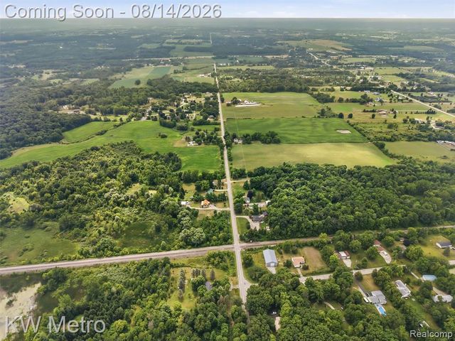 201 S Mapleleaf Road, Lapeer, MI 48446