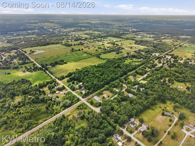 201 S Mapleleaf Road, Lapeer, MI 48446