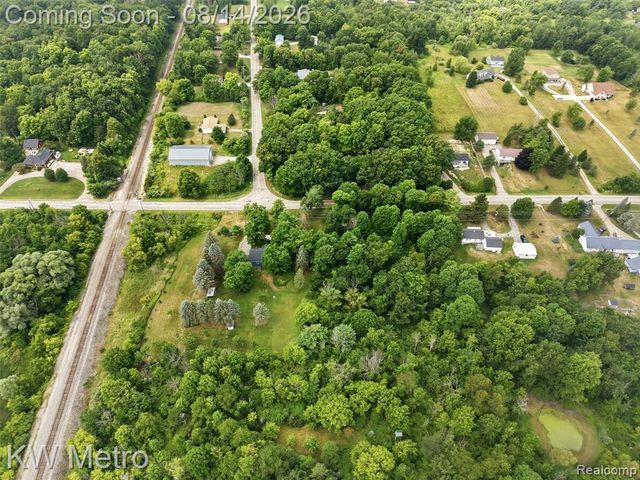 201 S Mapleleaf Road, Lapeer, MI 48446