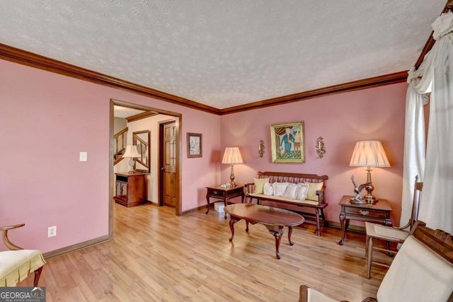 861 Maxie Ln, Lawrenceville, GA 30044