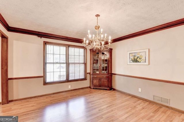 861 Maxie Ln, Lawrenceville, GA 30044