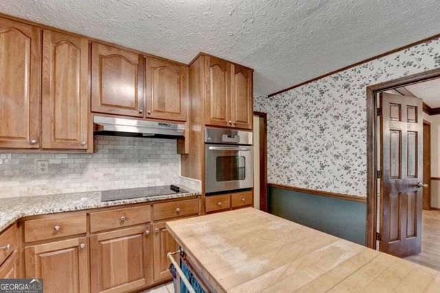 861 Maxie Ln, Lawrenceville, GA 30044