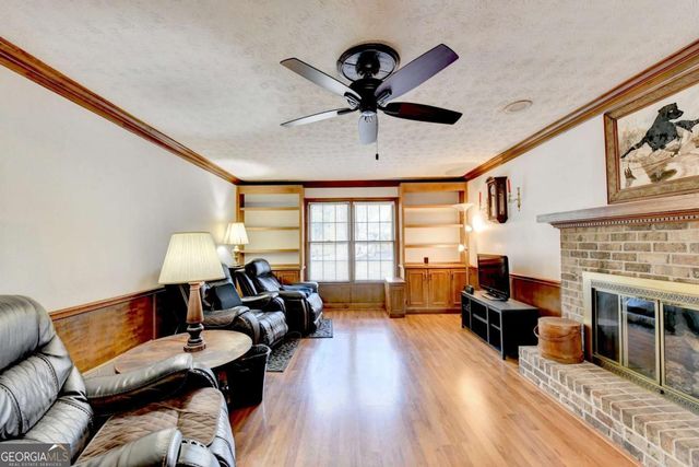 861 Maxie Ln, Lawrenceville, GA 30044