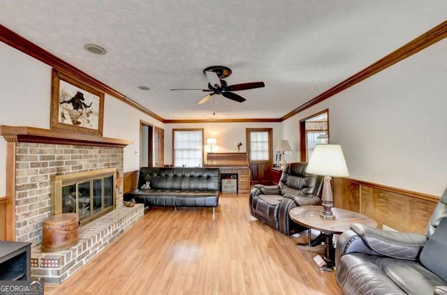 861 Maxie Ln, Lawrenceville, GA 30044