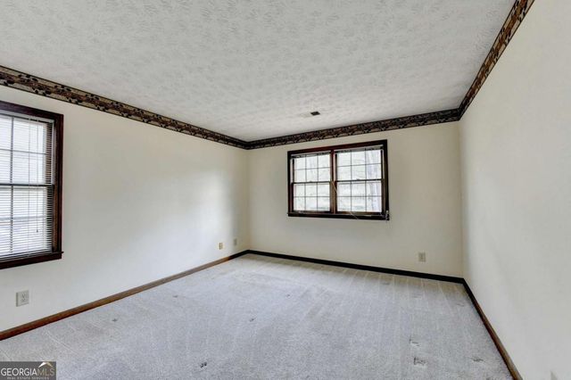 861 Maxie Ln, Lawrenceville, GA 30044