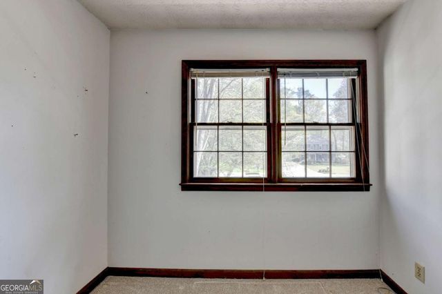 861 Maxie Ln, Lawrenceville, GA 30044