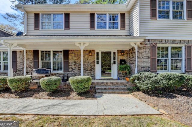 861 Maxie Ln, Lawrenceville, GA 30044