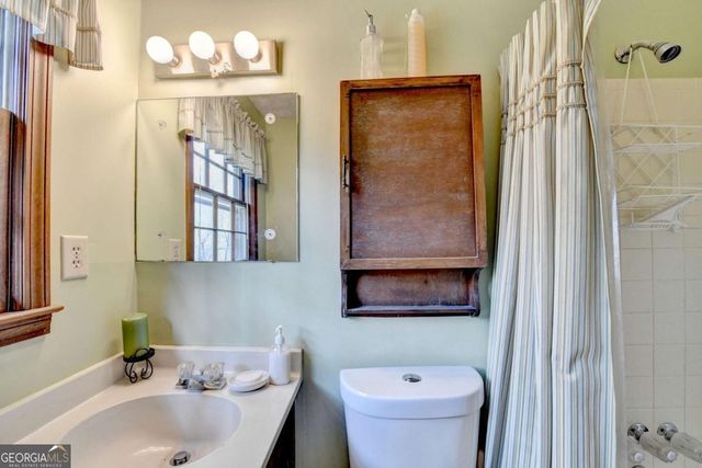 861 Maxie Ln, Lawrenceville, GA 30044