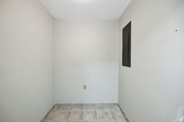 1050 S GRANDVIEW DR, Providence, UT 84332