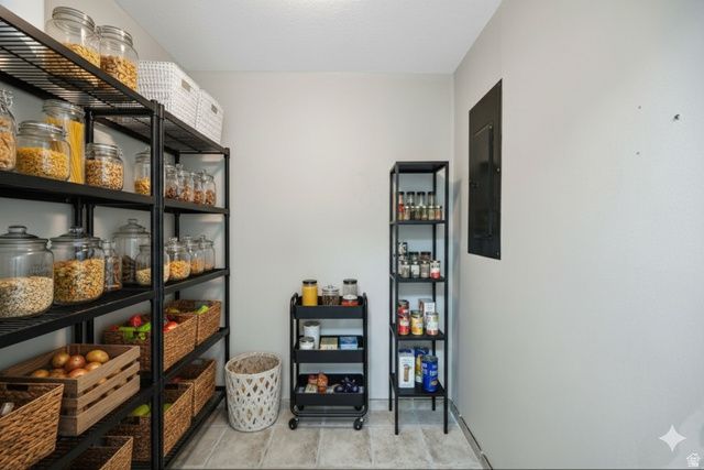 1050 S GRANDVIEW DR, Providence, UT 84332