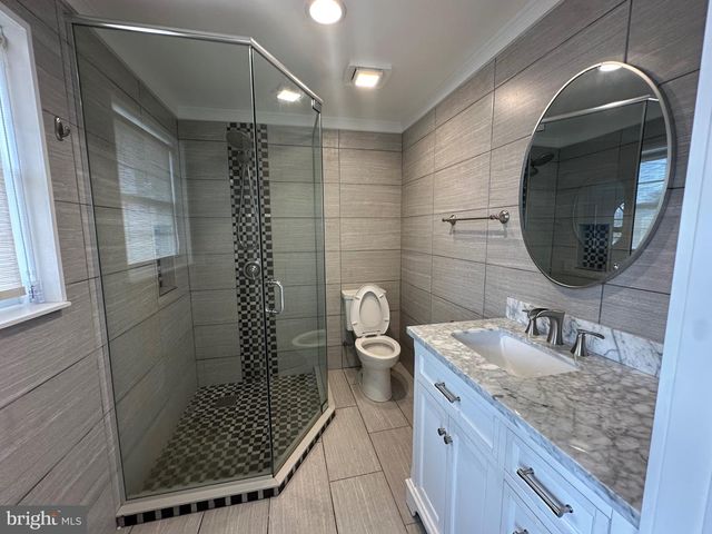 120 LEBBIE LN, Fairless Hills, PA 19030