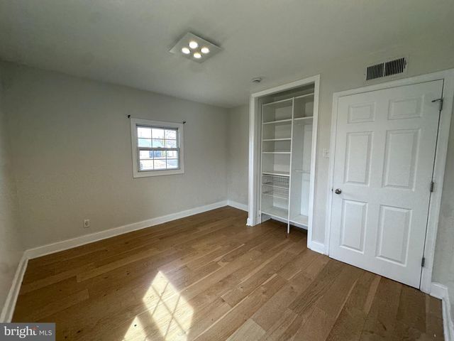 120 LEBBIE LN, Fairless Hills, PA 19030