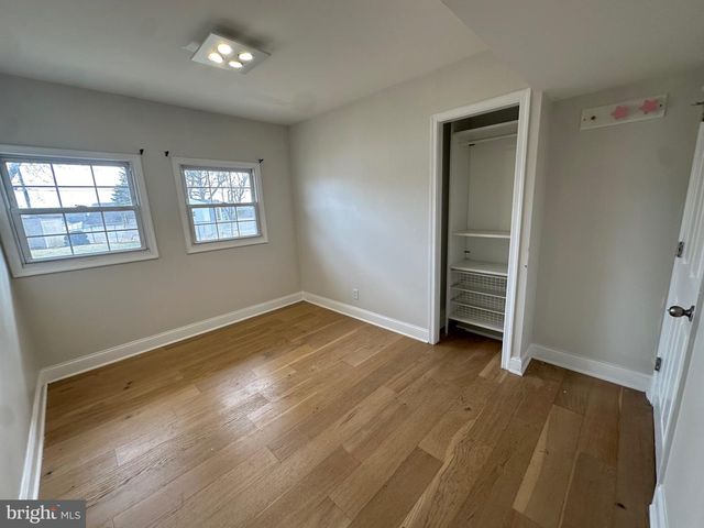 120 LEBBIE LN, Fairless Hills, PA 19030