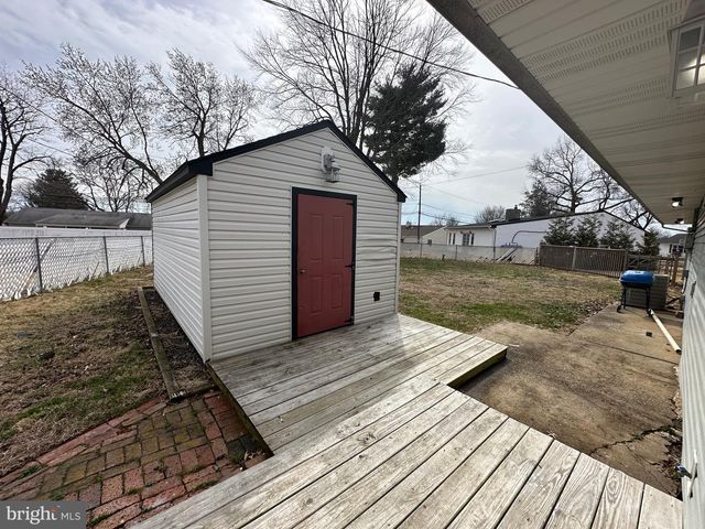 120 LEBBIE LN, Fairless Hills, PA 19030