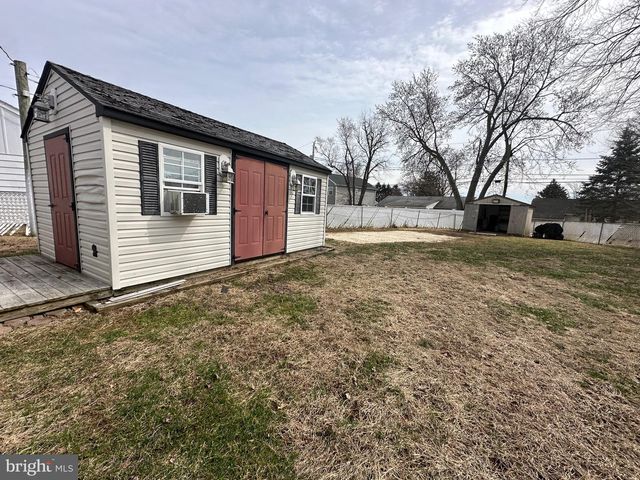 120 LEBBIE LN, Fairless Hills, PA 19030