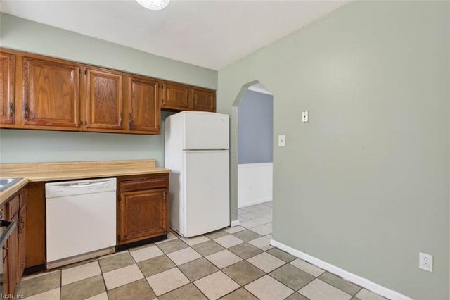 4303 Arundel LN, Chesapeake, VA 23321