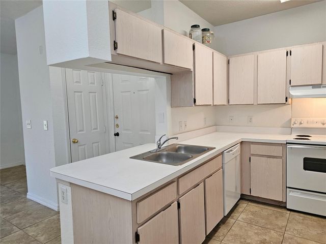 13235 SANCTUARY COVE DRIVE 204, Temple Terrace, FL 33637