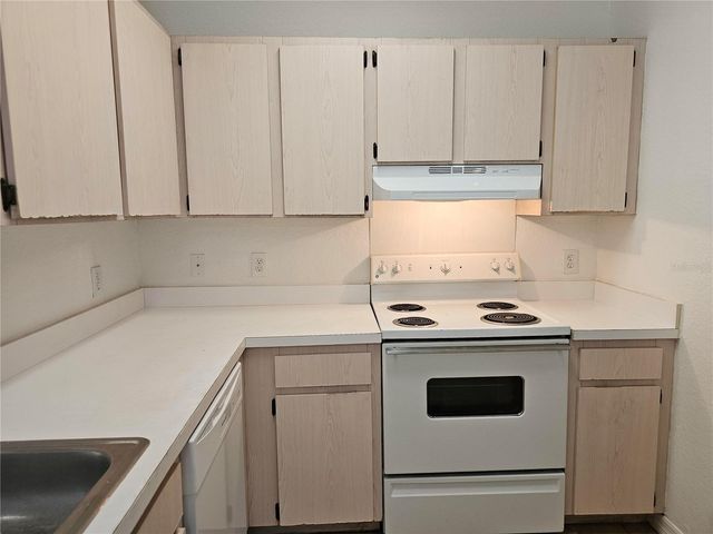 13235 SANCTUARY COVE DRIVE 204, Temple Terrace, FL 33637