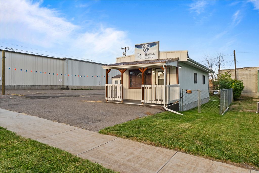 908/910 6th Street S, Great Falls, MT 59405 photo 2