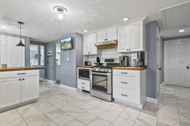 1 Tate Street, Hudson, NH 03051