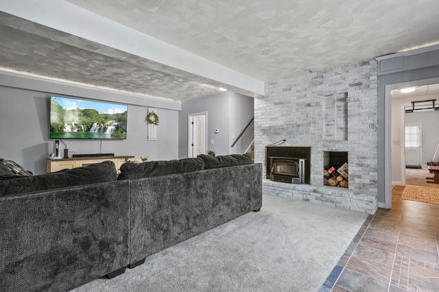 1 Tate Street, Hudson, NH 03051
